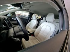 Volvo XC40 2.0 T4 GASOLINA MOMENTUM GEARTRONIC 2020/2020 CARRO DEZ NOVO HAMBURGO / Carros no Vale