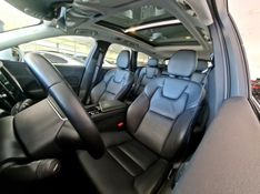 Volvo XC60 2.0 T5 GASOLINA MOMENTUM AWD GEARTRONIC 2019/2020 CARRO DEZ NOVO HAMBURGO / Carros no Vale