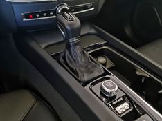 Volvo XC60 2.0 T5 GASOLINA MOMENTUM AWD GEARTRONIC 2019/2020 CARRO DEZ NOVO HAMBURGO / Carros no Vale