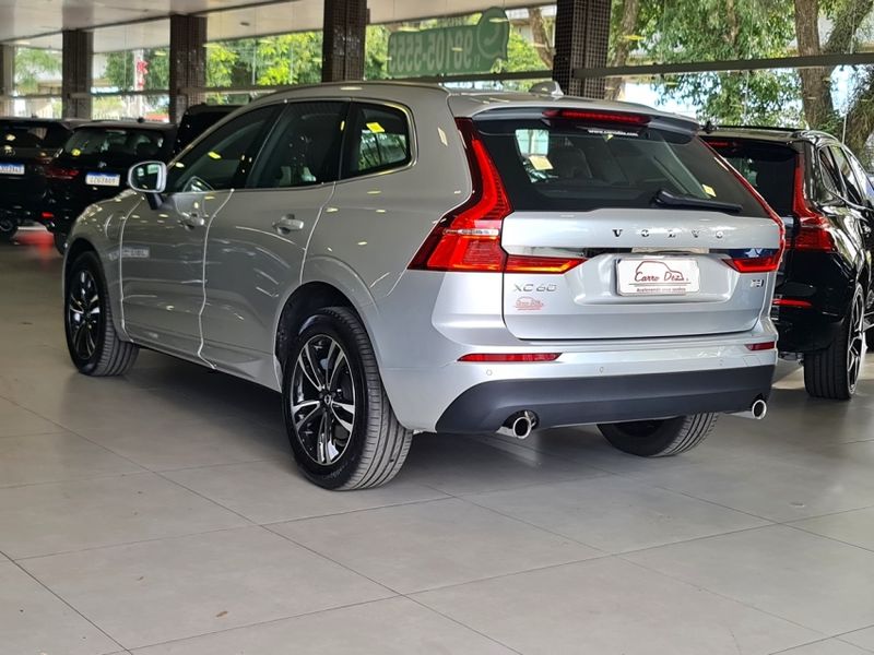 Volvo XC60 2.0 T8 HYBRID MOMENTUM AWD GEARTRONIC 2020/2020 CARRO DEZ NOVO HAMBURGO / Carros no Vale