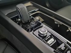 Volvo XC60 2.0 T8 HYBRID MOMENTUM AWD GEARTRONIC 2020/2020 CARRO DEZ NOVO HAMBURGO / Carros no Vale