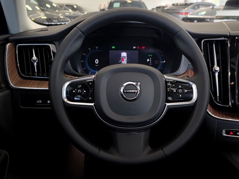 Volvo XC60 2.0 T8 RECHARGE ULTIMATE AWD GEARTRONIC 2023/2024 CARRO DEZ NOVO HAMBURGO / Carros no Vale Volvo XC60 2.0 T8 RECHARGE ULTIMATE AWD GEARTRONIC 2023/2024 CARRO DEZ NOVO HAMBURGO / Carros no Vale