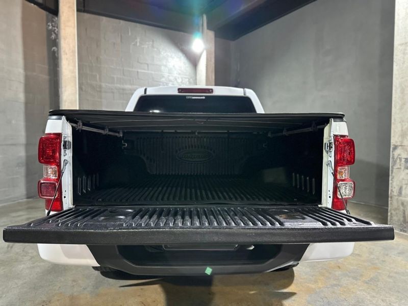 Chevrolet S10 2.8 LS 4X4 CD 16V TURBO DIESEL 4P MANUAL 2019/2020 CARRO AUTOMARCAS CAXIAS DO SUL / Carros no Vale
