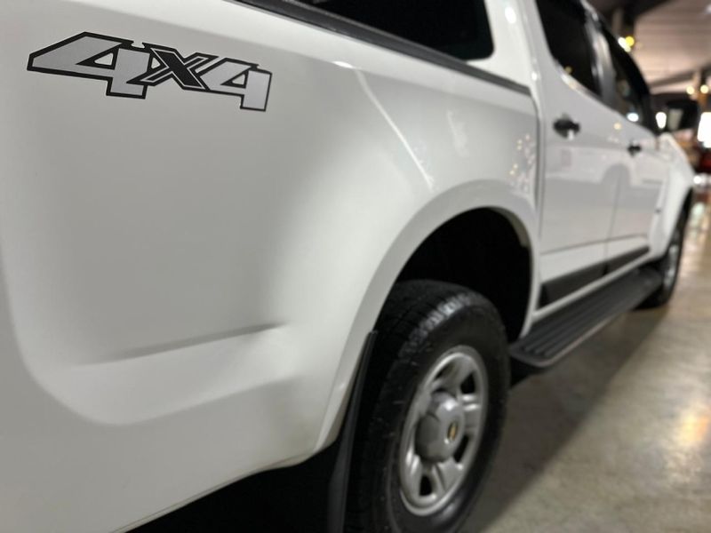 Chevrolet S10 2.8 LS 4X4 CD 16V TURBO DIESEL 4P MANUAL 2019/2020 CARRO AUTOMARCAS CAXIAS DO SUL / Carros no Vale
