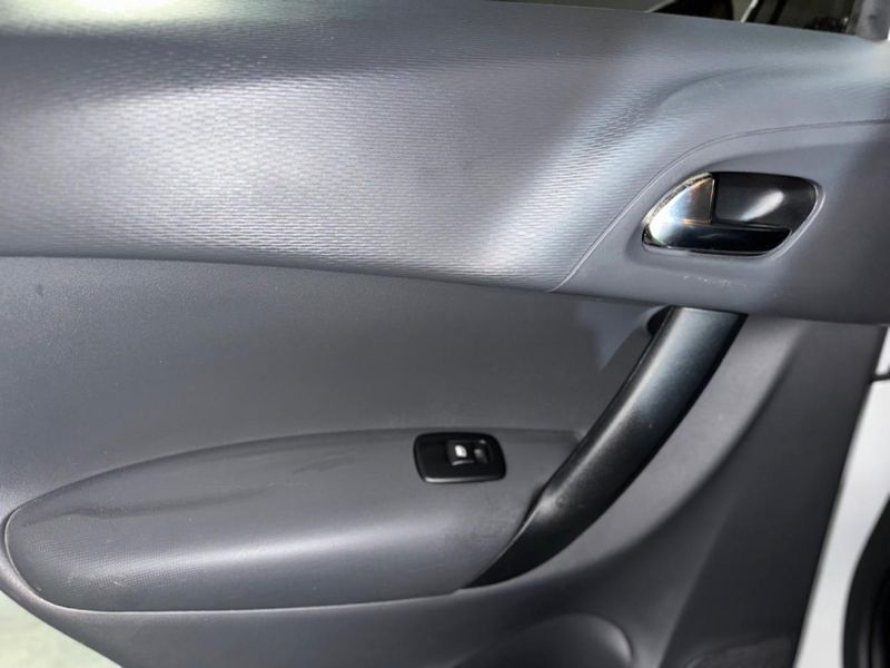 Citroen C3 1.2 PURE TECH FLEX TENDANCE MANUAL 2016/2017 CARRO AUTOMARCAS CAXIAS DO SUL / Carros no Vale