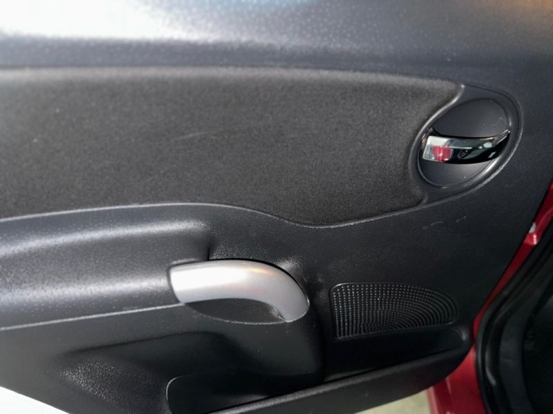 Citroen C3 1.4 I EXCLUSIVE 8V FLEX 4P MANUAL 2011/2012 CARRO AUTOMARCAS CAXIAS DO SUL / Carros no Vale