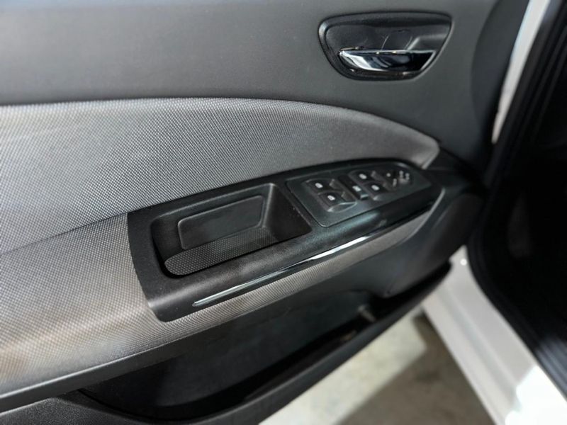 Fiat BRAVO 1.8 ESSENCE 16V FLEX 4P MANUAL 2014/2014 CARRO AUTOMARCAS CAXIAS DO SUL / Carros no Vale Fiat BRAVO 1.8 ESSENCE 16V FLEX 4P MANUAL 2014/2014 CARRO AUTOMARCAS CAXIAS DO SUL / Carros no Vale