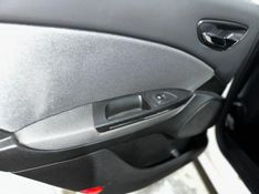 Fiat BRAVO 1.8 ESSENCE 16V FLEX 4P MANUAL 2014/2014 CARRO AUTOMARCAS CAXIAS DO SUL / Carros no Vale