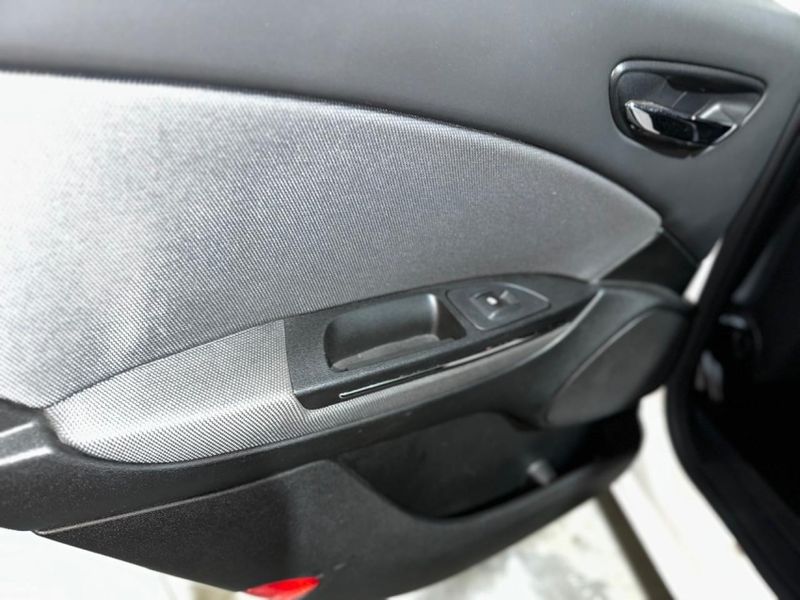 Fiat BRAVO 1.8 ESSENCE 16V FLEX 4P MANUAL 2014/2014 CARRO AUTOMARCAS CAXIAS DO SUL / Carros no Vale Fiat BRAVO 1.8 ESSENCE 16V FLEX 4P MANUAL 2014/2014 CARRO AUTOMARCAS CAXIAS DO SUL / Carros no Vale