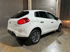 Fiat BRAVO 1.8 ESSENCE 16V FLEX 4P MANUAL 2014/2014 CARRO AUTOMARCAS CAXIAS DO SUL / Carros no Vale