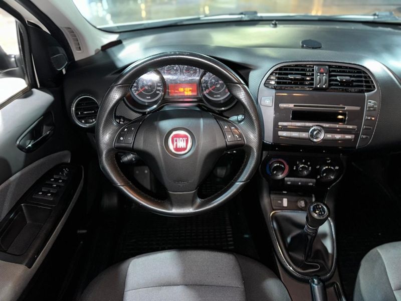 Fiat BRAVO 1.8 ESSENCE 16V FLEX 4P MANUAL 2014/2014 CARRO AUTOMARCAS CAXIAS DO SUL / Carros no Vale Fiat BRAVO 1.8 ESSENCE 16V FLEX 4P MANUAL 2014/2014 CARRO AUTOMARCAS CAXIAS DO SUL / Carros no Vale
