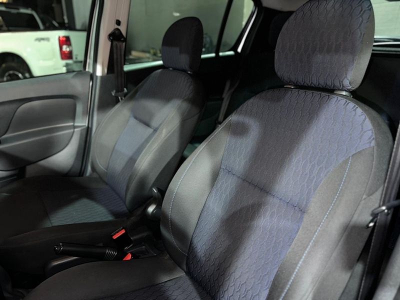 Renault SANDERO 1.6 EXPRESSION 8V FLEX 4P MANUAL 2015/2015 CARRO AUTOMARCAS CAXIAS DO SUL / Carros no Vale