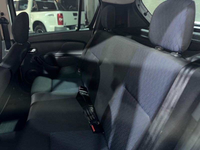 Renault SANDERO 1.6 EXPRESSION 8V FLEX 4P MANUAL 2015/2015 CARRO AUTOMARCAS CAXIAS DO SUL / Carros no Vale