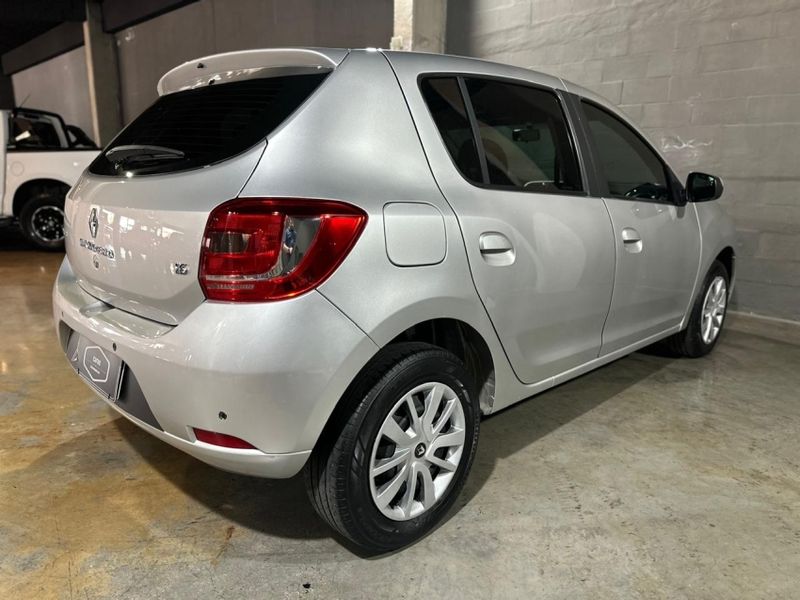 Renault SANDERO 1.6 EXPRESSION 8V FLEX 4P MANUAL 2015/2015 CARRO AUTOMARCAS CAXIAS DO SUL / Carros no Vale