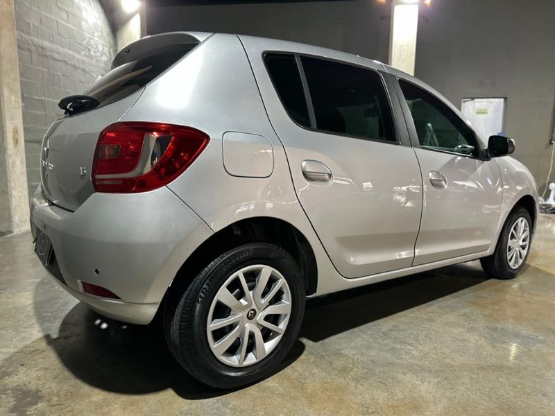 Renault SANDERO 1.6 EXPRESSION 8V FLEX 4P MANUAL 2015/2015 CARRO AUTOMARCAS CAXIAS DO SUL / Carros no Vale