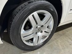 Volkswagen GOL 1.0 MI 8V FLEX 4P MANUAL G.VI 2013/2014 CARRO AUTOMARCAS CAXIAS DO SUL / Carros no Vale