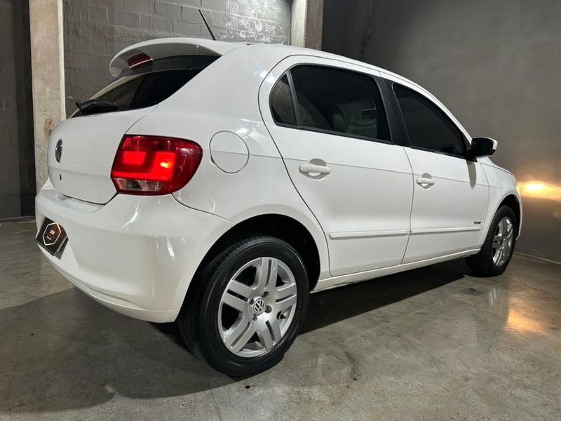 Volkswagen GOL 1.0 MI 8V FLEX 4P MANUAL G.VI 2013/2014 CARRO AUTOMARCAS CAXIAS DO SUL / Carros no Vale