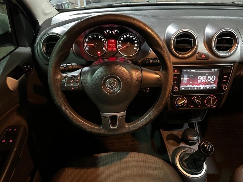 Volkswagen GOL 1.0 MI 8V FLEX 4P MANUAL G.VI 2013/2014 CARRO AUTOMARCAS CAXIAS DO SUL / Carros no Vale