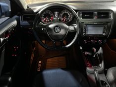 Volkswagen JETTA 2.0 COMFORTLINE FLEX 4P TIPTRONIC 2015/2015 CARRO AUTOMARCAS CAXIAS DO SUL / Carros no Vale