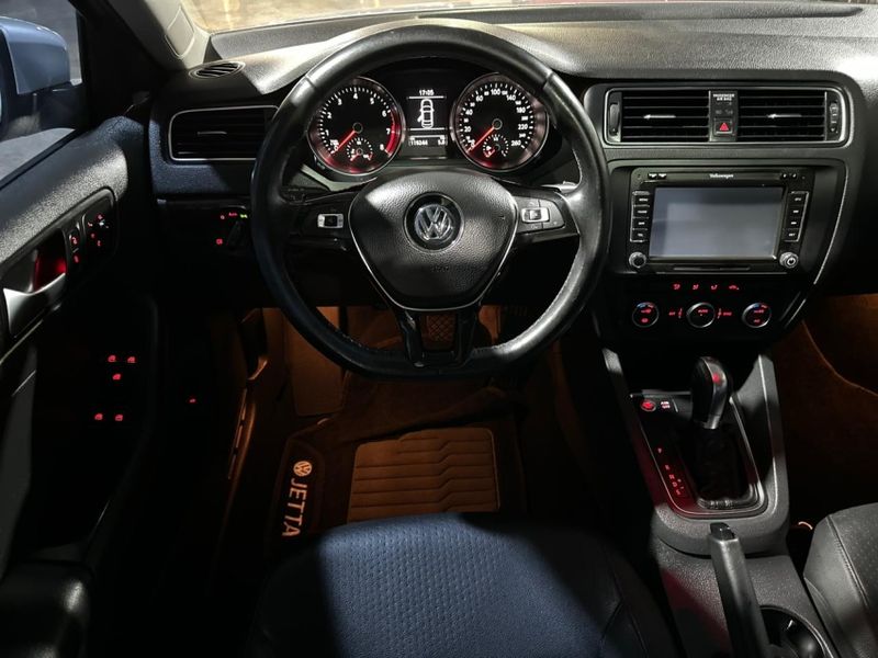 Volkswagen JETTA 2.0 COMFORTLINE FLEX 4P TIPTRONIC 2015/2015 CARRO AUTOMARCAS CAXIAS DO SUL / Carros no Vale Volkswagen JETTA 2.0 COMFORTLINE FLEX 4P TIPTRONIC 2015/2015 CARRO AUTOMARCAS CAXIAS DO SUL / Carros no Vale