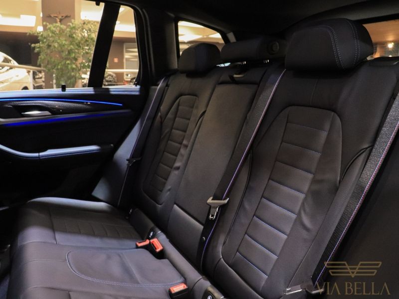 BMW X3 3.0 TWINPOWER GASOLINA M40I STEPTRONIC 2021/2022 VIA BELLA VEÍCULOS ESPECIAIS CAXIAS DO SUL / Carros no Vale