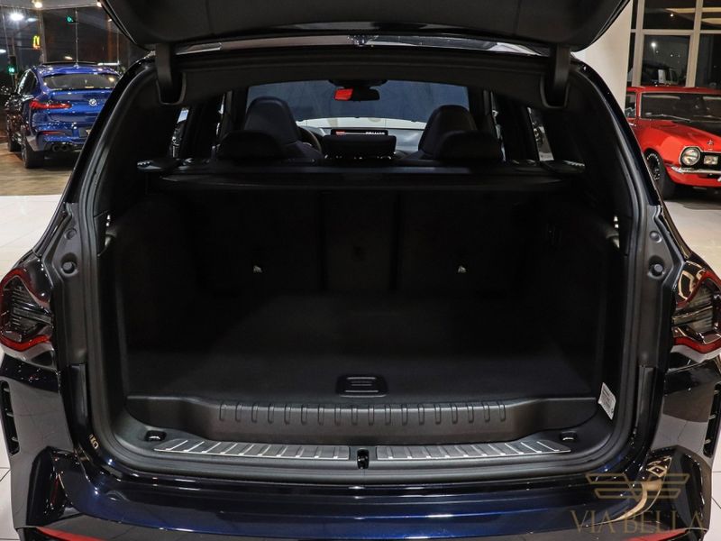 BMW X3 3.0 TWINPOWER GASOLINA M40I STEPTRONIC 2021/2022 VIA BELLA VEÍCULOS ESPECIAIS CAXIAS DO SUL / Carros no Vale