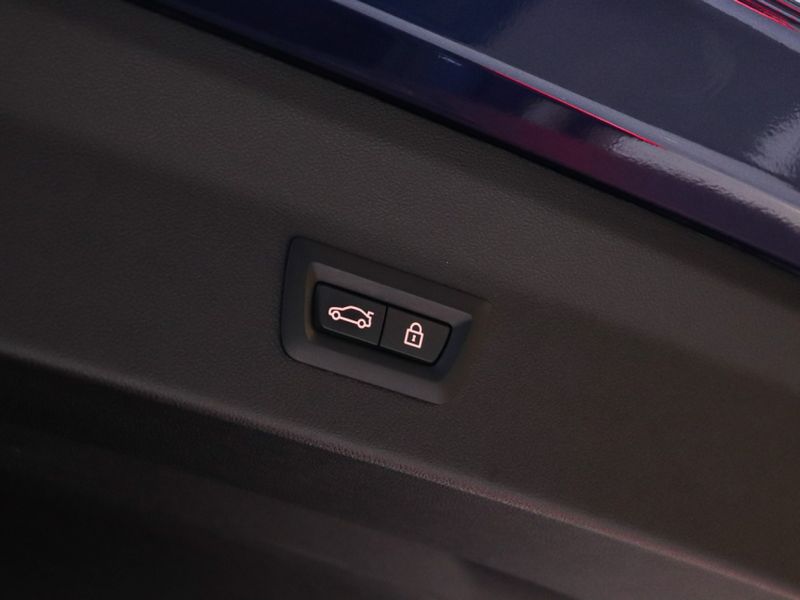 BMW X4 3.0 TWINPOWER GASOLINA M COMPETITION STEPTRONIC 2020/2020 VIA BELLA VEÍCULOS ESPECIAIS CAXIAS DO SUL / Carros no Vale