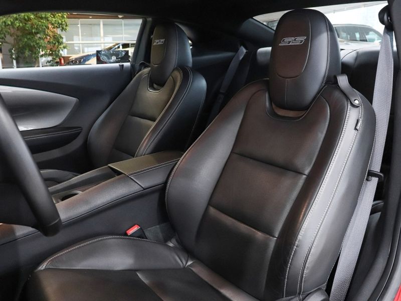 Chevrolet CAMARO 6.2 SS COUPÉ V8 GASOLINA 2P AUTOMÁTICO 2014/2015 VIA BELLA VEÍCULOS ESPECIAIS CAXIAS DO SUL / Carros no Vale Chevrolet CAMARO 6.2 SS COUPÉ V8 GASOLINA 2P AUTOMÁTICO 2014/2015 VIA BELLA VEÍCULOS ESPECIAIS CAXIAS DO SUL / Carros no Vale