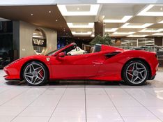 Ferrari F8 SPIDER 3.9 V8 TURBO GASOLINA F1-DCT 2020/2021 VIA BELLA VEÍCULOS ESPECIAIS CAXIAS DO SUL / Carros no Vale