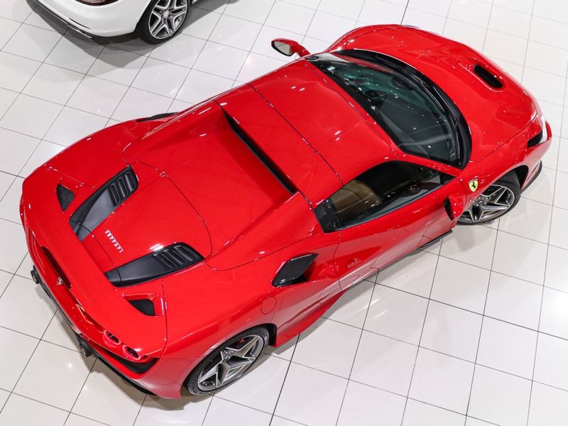 Ferrari F8 SPIDER 3.9 V8 TURBO GASOLINA F1-DCT 2020/2021 VIA BELLA VEÍCULOS ESPECIAIS CAXIAS DO SUL / Carros no Vale