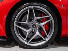 Ferrari F8 SPIDER 3.9 V8 TURBO GASOLINA F1-DCT 2020/2021 VIA BELLA VEÍCULOS ESPECIAIS CAXIAS DO SUL / Carros no Vale