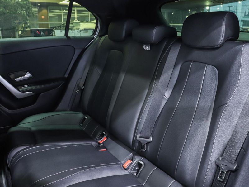 Mercedes-Benz A 250 2.0 CGI GASOLINA VISION 7G-DCT 2019/2020 VIA BELLA VEÍCULOS ESPECIAIS CAXIAS DO SUL / Carros no Vale