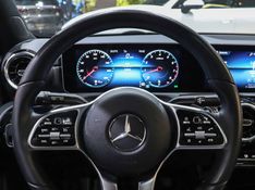 Mercedes-Benz A 250 2.0 CGI GASOLINA VISION 7G-DCT 2019/2020 VIA BELLA VEÍCULOS ESPECIAIS CAXIAS DO SUL / Carros no Vale