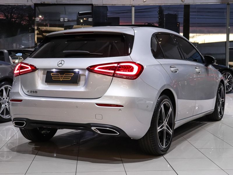 Mercedes-Benz A 250 2.0 CGI GASOLINA VISION 7G-DCT 2019/2020 VIA BELLA VEÍCULOS ESPECIAIS CAXIAS DO SUL / Carros no Vale