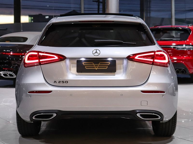 Mercedes-Benz A 250 2.0 CGI GASOLINA VISION 7G-DCT 2019/2020 VIA BELLA VEÍCULOS ESPECIAIS CAXIAS DO SUL / Carros no Vale