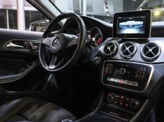 Mercedes-Benz GLA 200 1.6 CGI FLEX ADVANCE 7G-DCT 2017/2018 VIA BELLA VEÍCULOS ESPECIAIS CAXIAS DO SUL / Carros no Vale