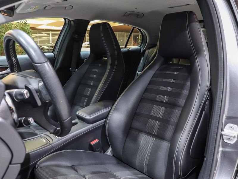 Mercedes-Benz GLA 200 1.6 CGI FLEX ADVANCE 7G-DCT 2017/2018 VIA BELLA VEÍCULOS ESPECIAIS CAXIAS DO SUL / Carros no Vale