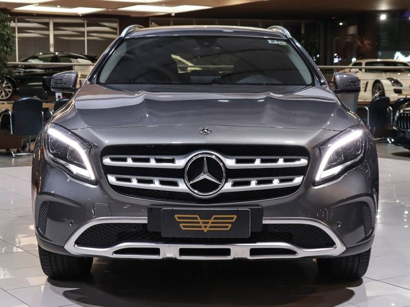 Mercedes-Benz GLA 200 1.6 CGI FLEX ADVANCE 7G-DCT 2017/2018 VIA BELLA VEÍCULOS ESPECIAIS CAXIAS DO SUL / Carros no Vale