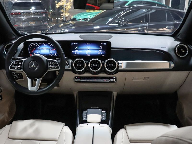 Mercedes-Benz GLB 200 1.3 CGI GASOLINA PROGRESSIVE 7G-DCT 2021/2021 VIA BELLA VEÍCULOS ESPECIAIS CAXIAS DO SUL / Carros no Vale