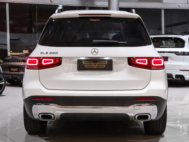 Mercedes-Benz GLB 200 1.3 CGI GASOLINA PROGRESSIVE 7G-DCT 2021/2021 VIA BELLA VEÍCULOS ESPECIAIS CAXIAS DO SUL / Carros no Vale