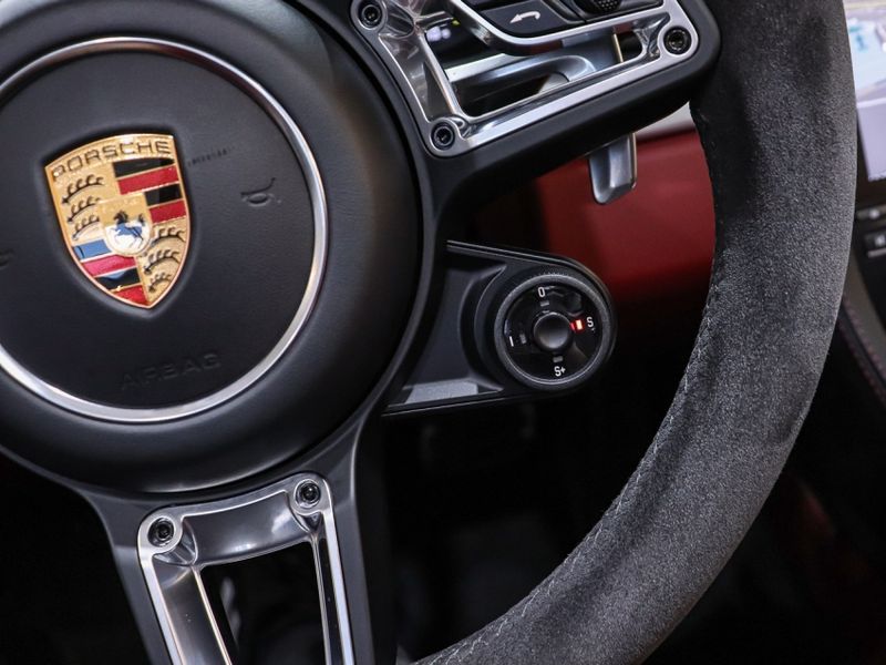 Porsche 718 2.5 16V H4 GASOLINA BOXSTER S PDK 2017/2018 VIA BELLA VEÍCULOS ESPECIAIS CAXIAS DO SUL / Carros no Vale Porsche 718 2.5 16V H4 GASOLINA BOXSTER S PDK 2017/2018 VIA BELLA VEÍCULOS ESPECIAIS CAXIAS DO SUL / Carros no Vale