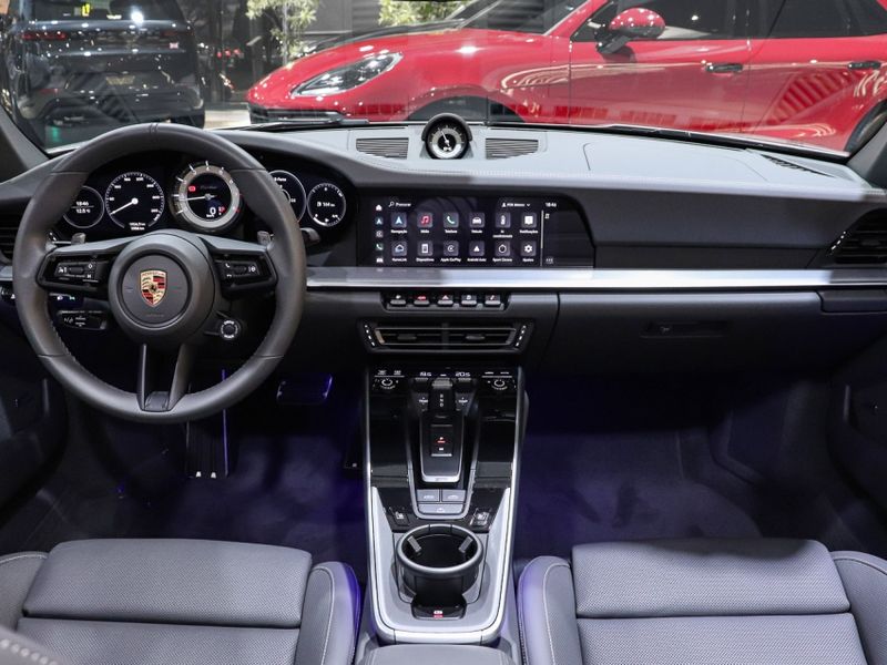 Porsche 911 3.8 24V H6 GASOLINA TURBO CABRIOLET PDK 2023/2024 VIA BELLA VEÍCULOS ESPECIAIS CAXIAS DO SUL / Carros no Vale