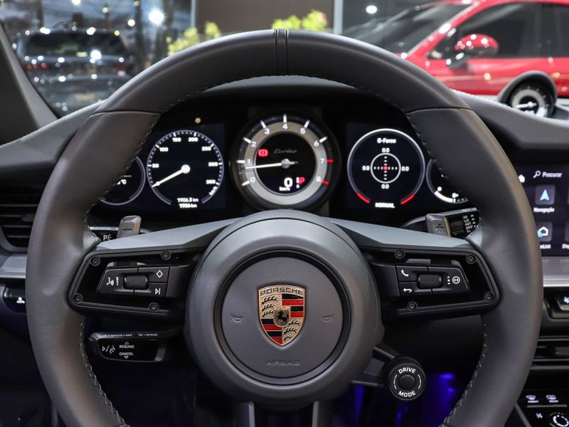 Porsche 911 3.8 24V H6 GASOLINA TURBO CABRIOLET PDK 2023/2024 VIA BELLA VEÍCULOS ESPECIAIS CAXIAS DO SUL / Carros no Vale
