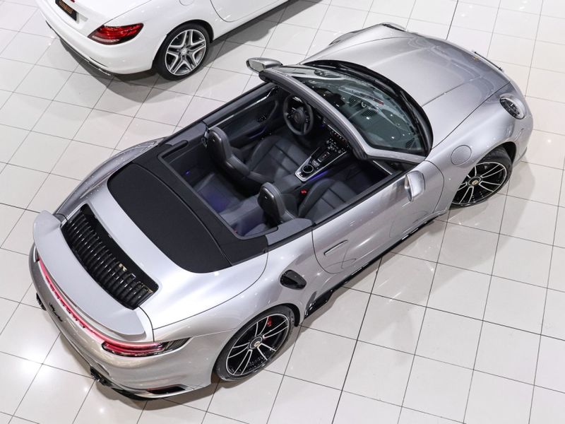 Porsche 911 3.8 24V H6 GASOLINA TURBO CABRIOLET PDK 2023/2024 VIA BELLA VEÍCULOS ESPECIAIS CAXIAS DO SUL / Carros no Vale