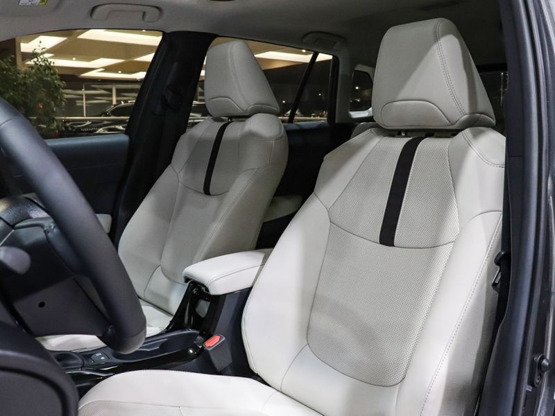 Toyota COROLLA CROSS 1.8 VVT-I HYBRID FLEX XRX CVT 2024/2025 VIA BELLA VEÍCULOS ESPECIAIS CAXIAS DO SUL / Carros no Vale