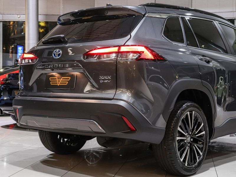 Toyota COROLLA CROSS 1.8 VVT-I HYBRID FLEX XRX CVT 2024/2025 VIA BELLA VEÍCULOS ESPECIAIS CAXIAS DO SUL / Carros no Vale