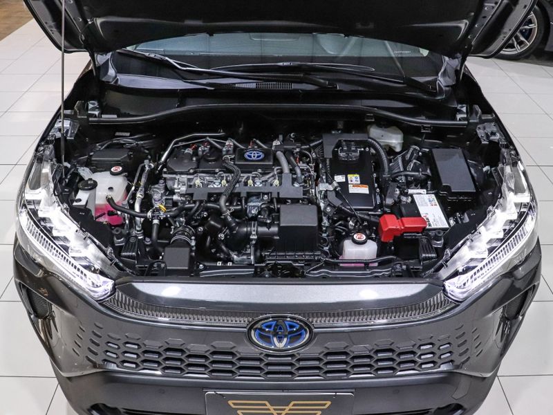 Toyota COROLLA CROSS 1.8 VVT-I HYBRID FLEX XRX CVT 2024/2025 VIA BELLA VEÍCULOS ESPECIAIS CAXIAS DO SUL / Carros no Vale
