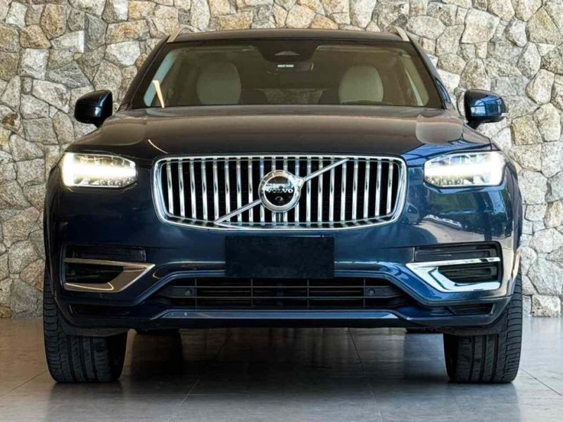 Volvo XC90 2.0 T8 RECHARGE ULTIMATE AWD GEARTRONIC 2022/2023 VIA BELLA VEÍCULOS ESPECIAIS CAXIAS DO SUL / Carros no Vale
