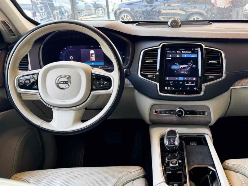 Volvo XC90 2.0 T8 RECHARGE ULTIMATE AWD GEARTRONIC 2022/2023 VIA BELLA VEÍCULOS ESPECIAIS CAXIAS DO SUL / Carros no Vale