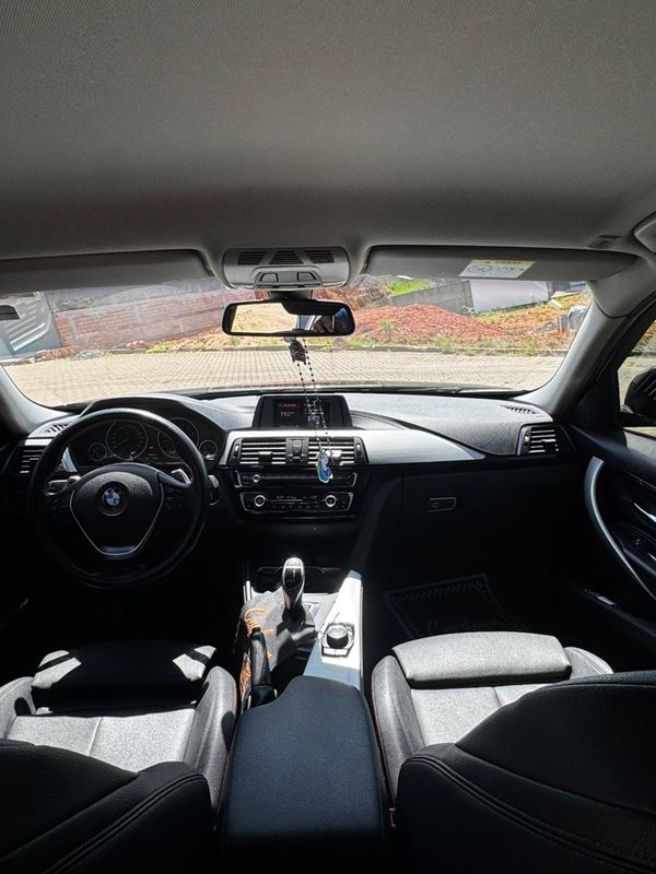 Bmw 320ia 2.0 Tb M Sport Activeflex 16v 2018/2018 COVEL VEICULOS ENCANTADO / Carros no Vale